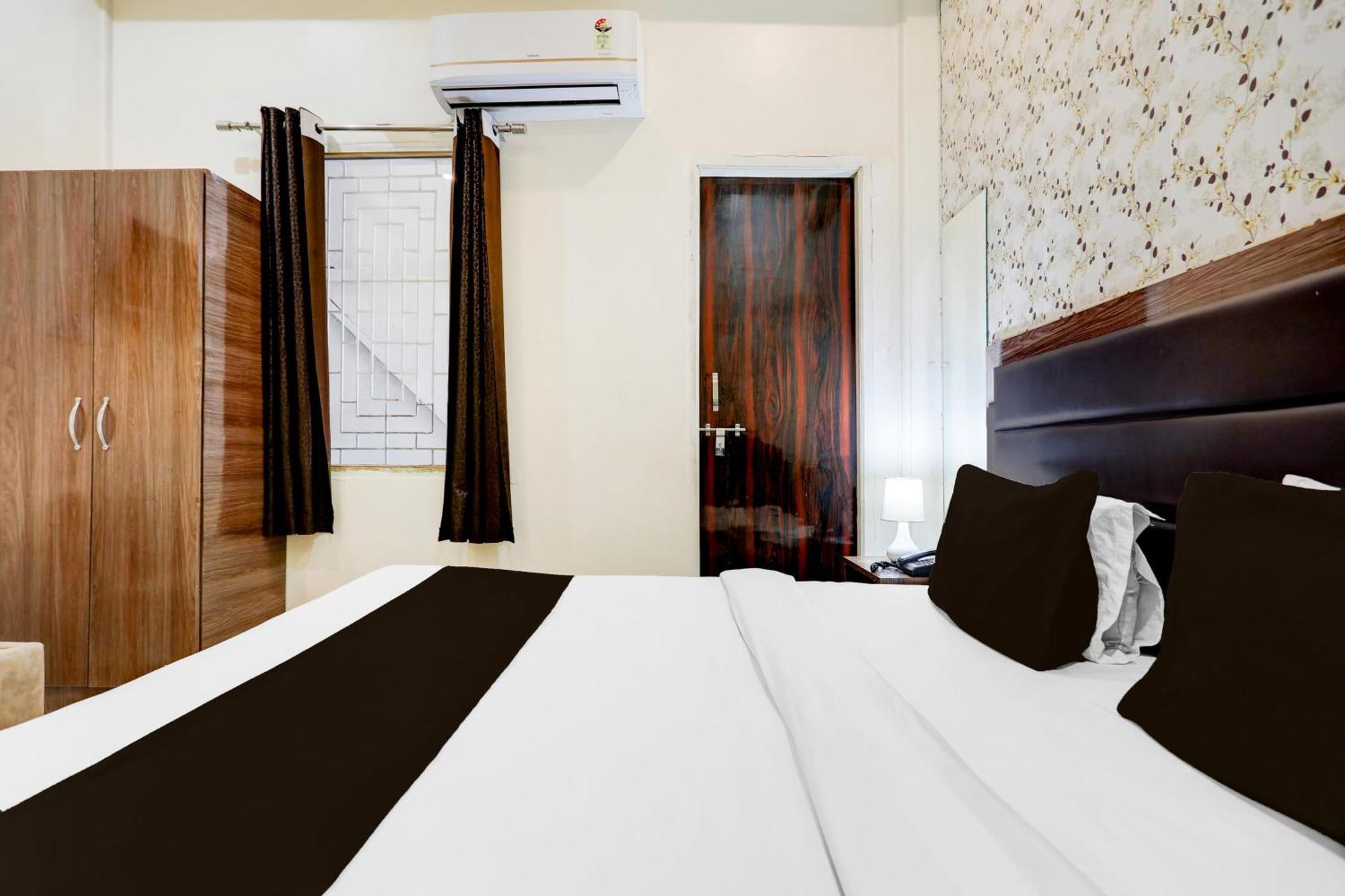 Super Hotel O Sankat Mochan Gandhi Nagar Kakarmatha Exteriér fotografie